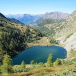 Uno dei tantissimi laghi alpinio che si possono trovare nei pressi di A Barma Drola a Estoul in Valle d'Aosta
