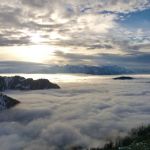 Mare di nubi, vista mattutina da Esoutl, a pochi chilometri da Brusson in Valle d'Aosta